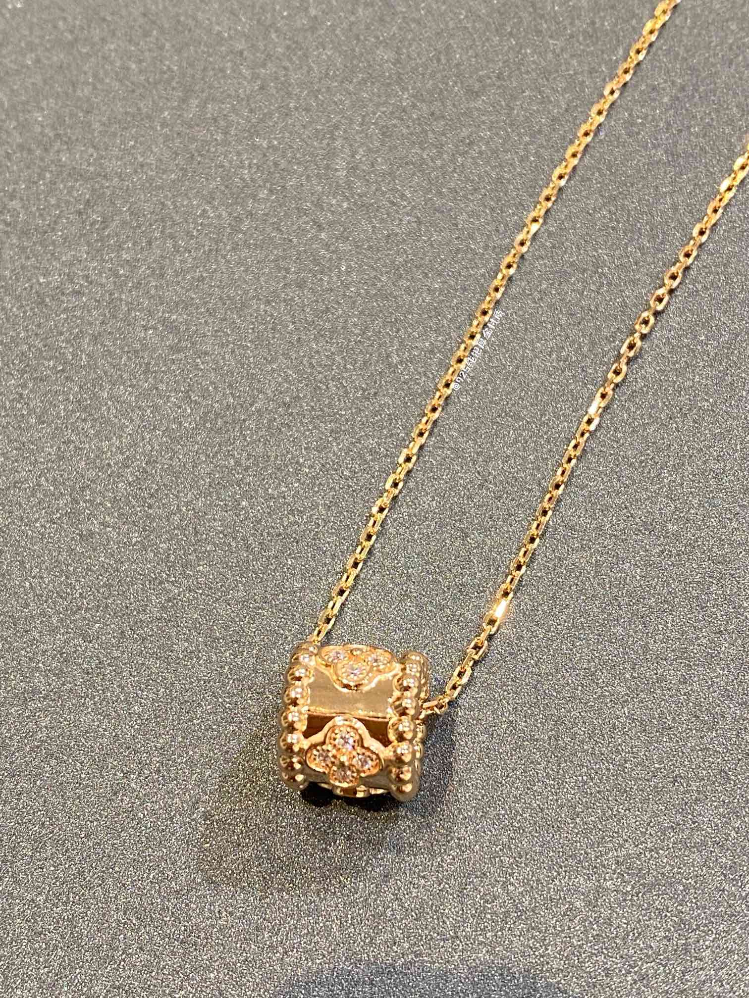 Van Vek - Колье 017