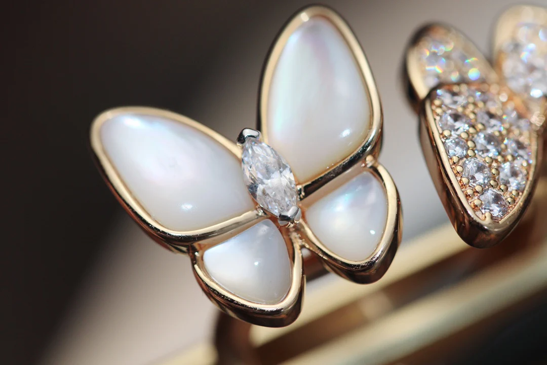 Ван Век - Кольцо 055