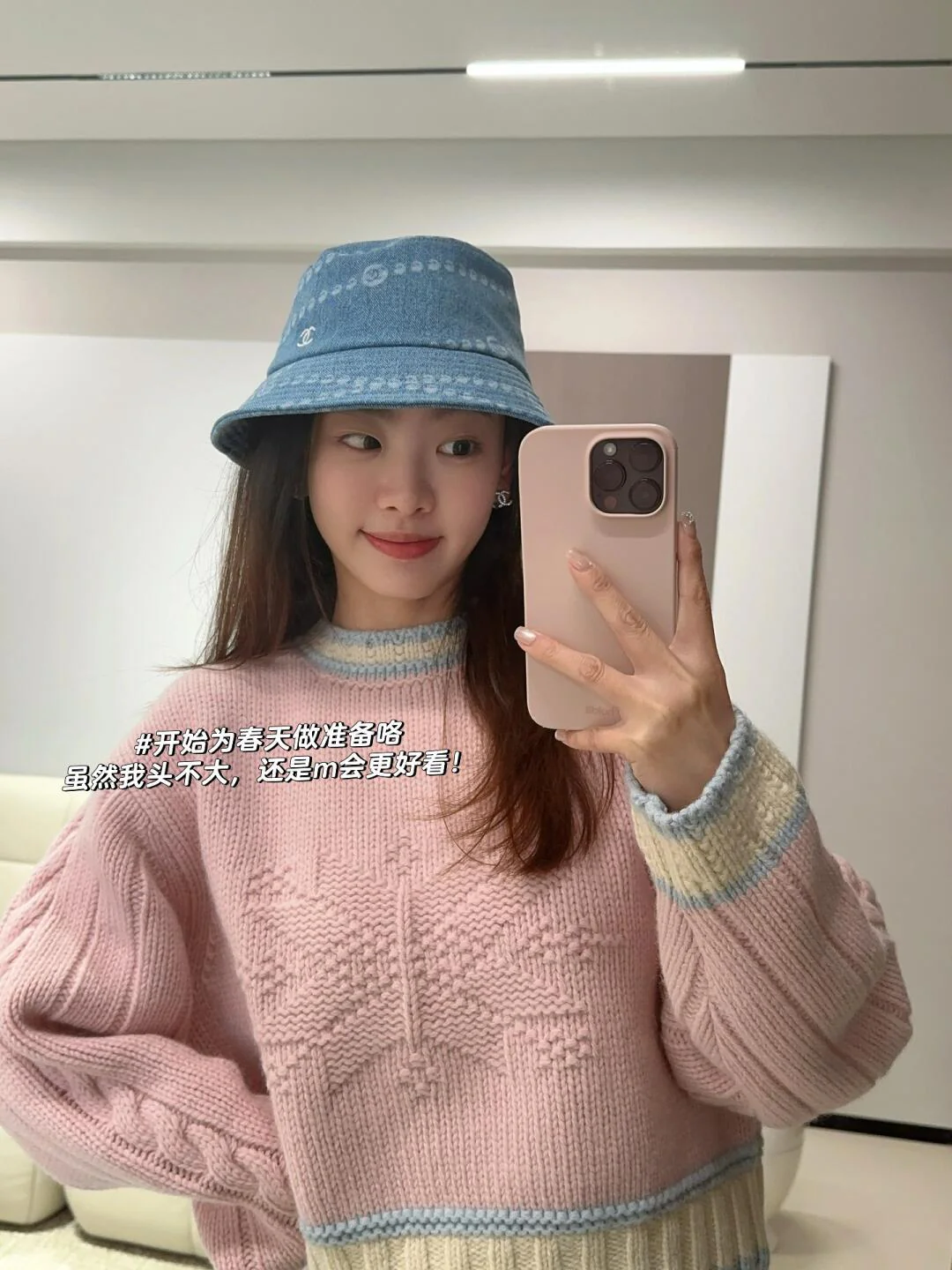 Chanel - Розовые серьги в форме сердца с двойной буквой С (25 пенсов)