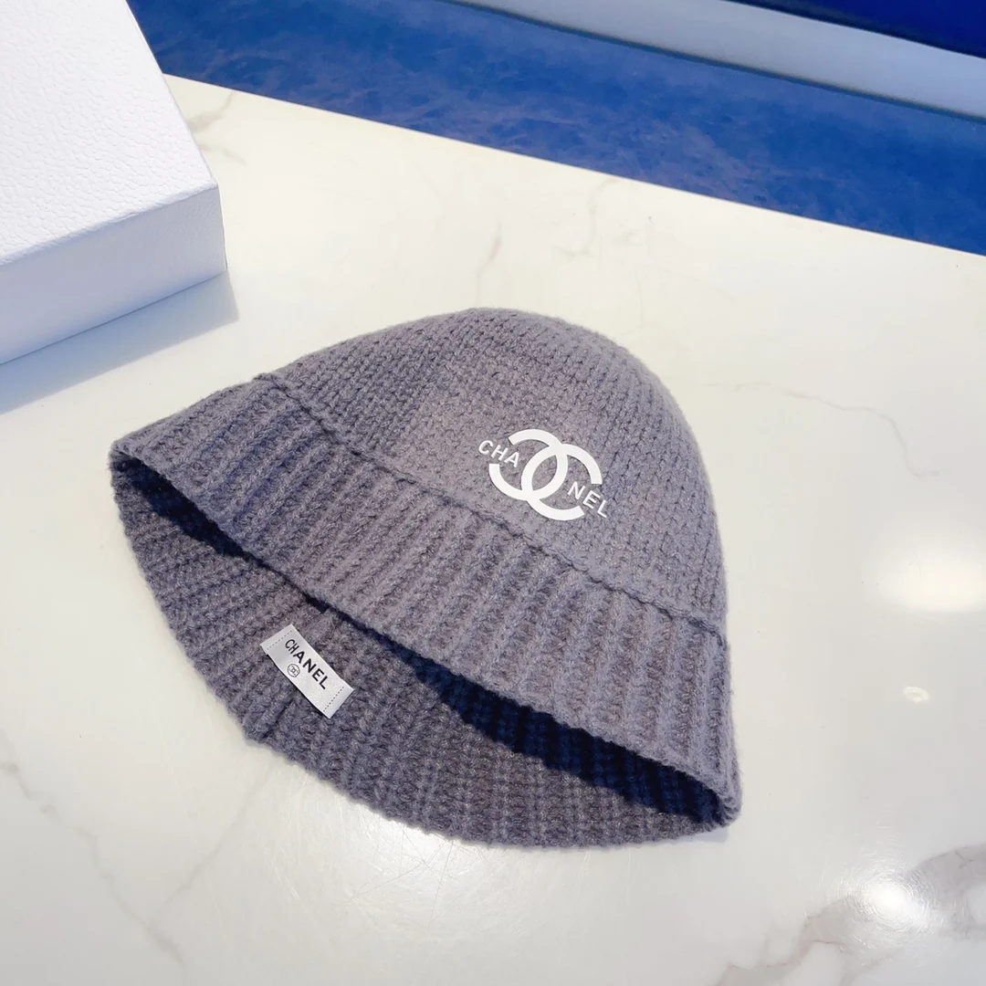 Панама Chanel из фактурной вязки