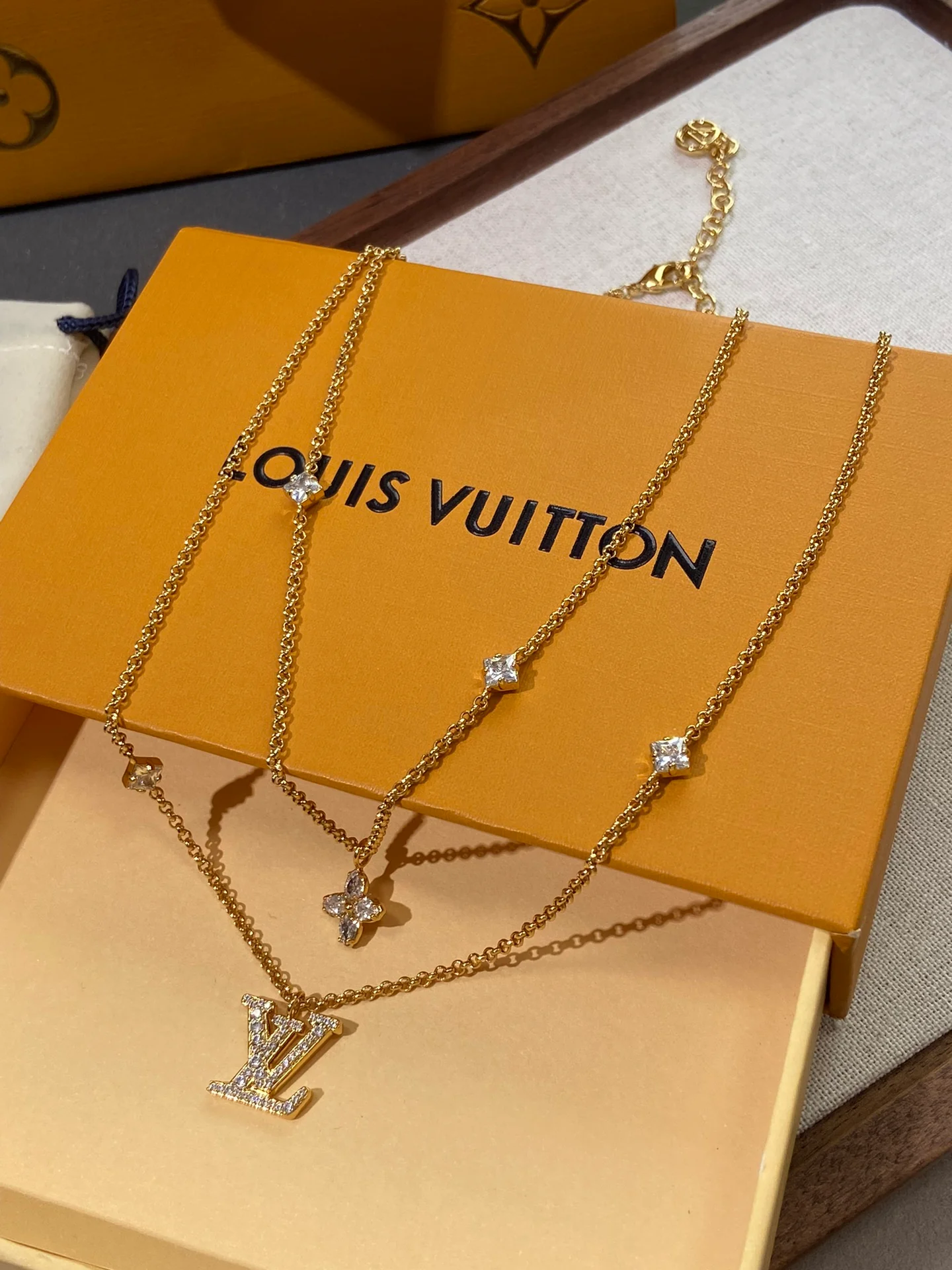 LV-Ожерелье 074