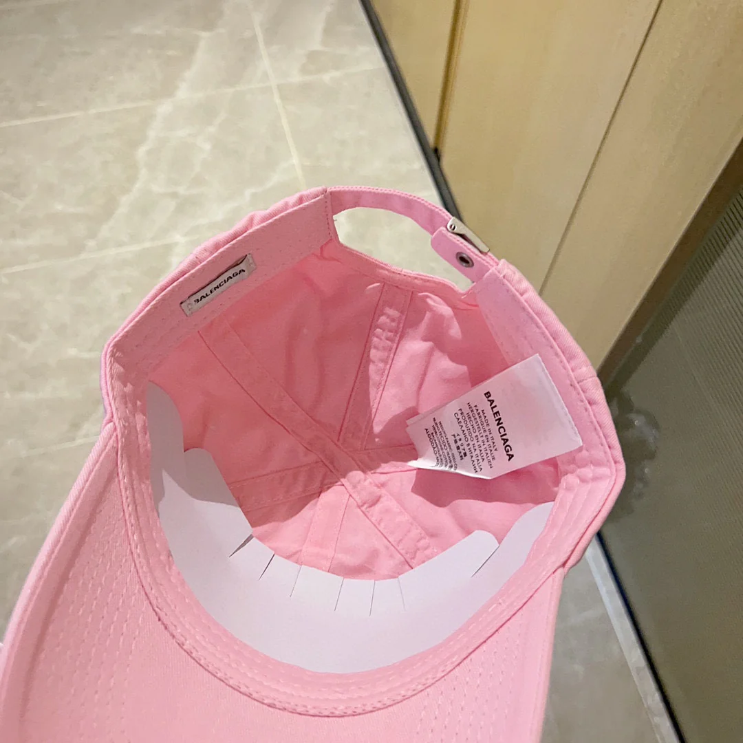 Новая бейсболка Balenciaga 2023 с вышивкой букв - розовая.