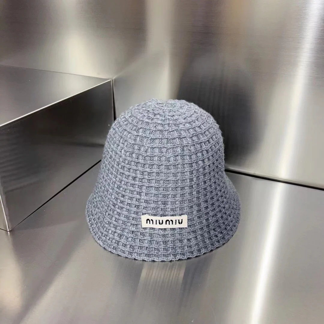 Miu Miu - Новая универсальная вязаная рыбацкая шапка 2023 года