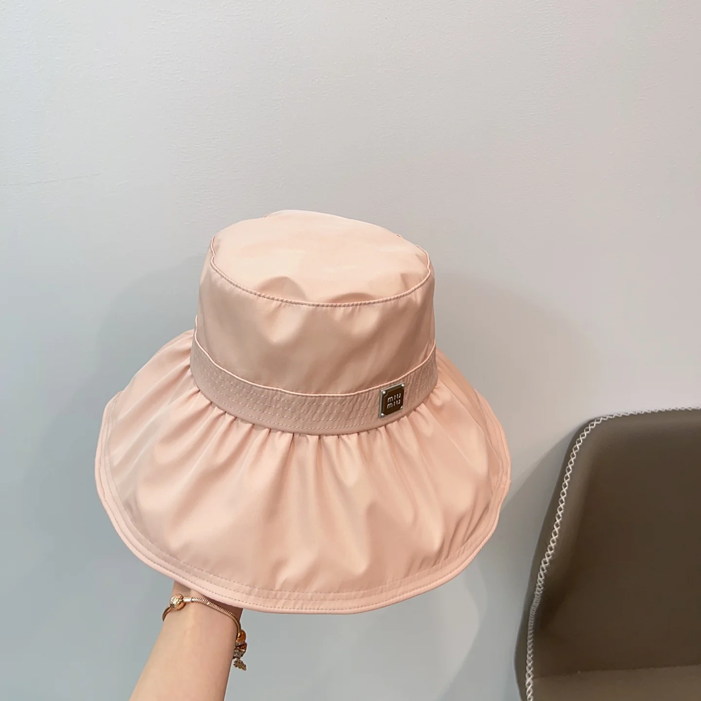 Солнцезащитная шляпа Miu Miu - розовая