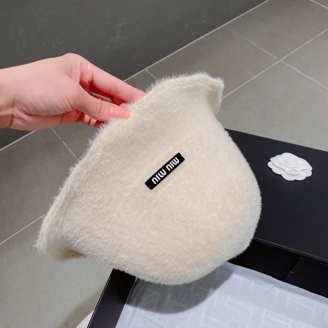 Miu Miu - Рыбацкая шляпа из норки - Белая