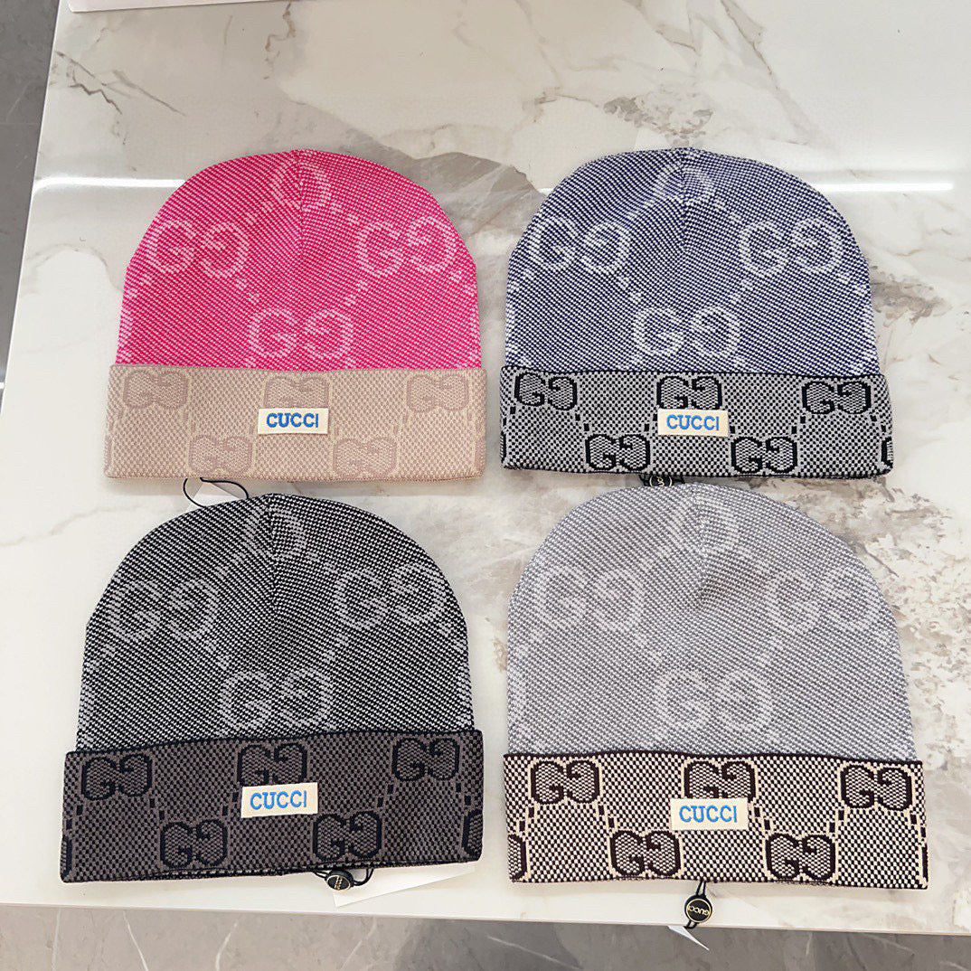 Gucci - Вязаная шапка с цветовыми блоками - Розовая