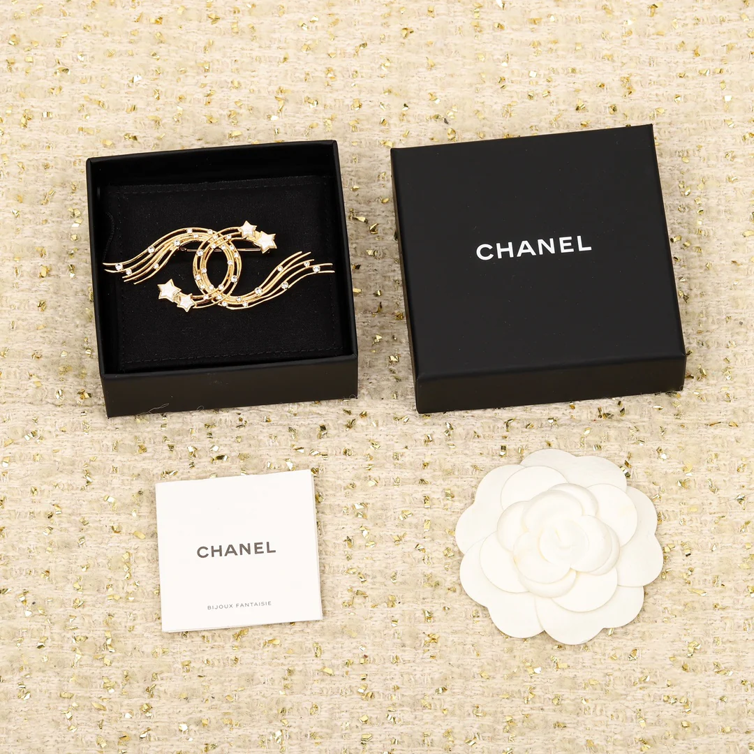 Брошь Chanel 145