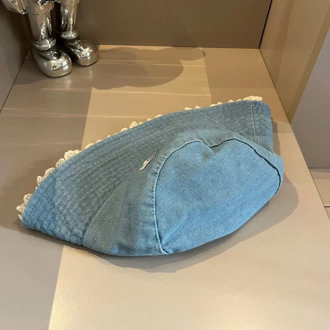 Miu Miu - Джинсовая солнцезащитная шляпа с кружевной отделкой - светло-голубая