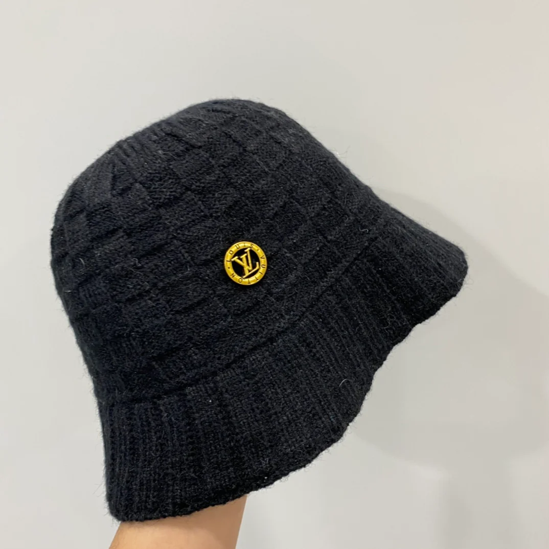 LV - Вязаная рыбацкая шапка