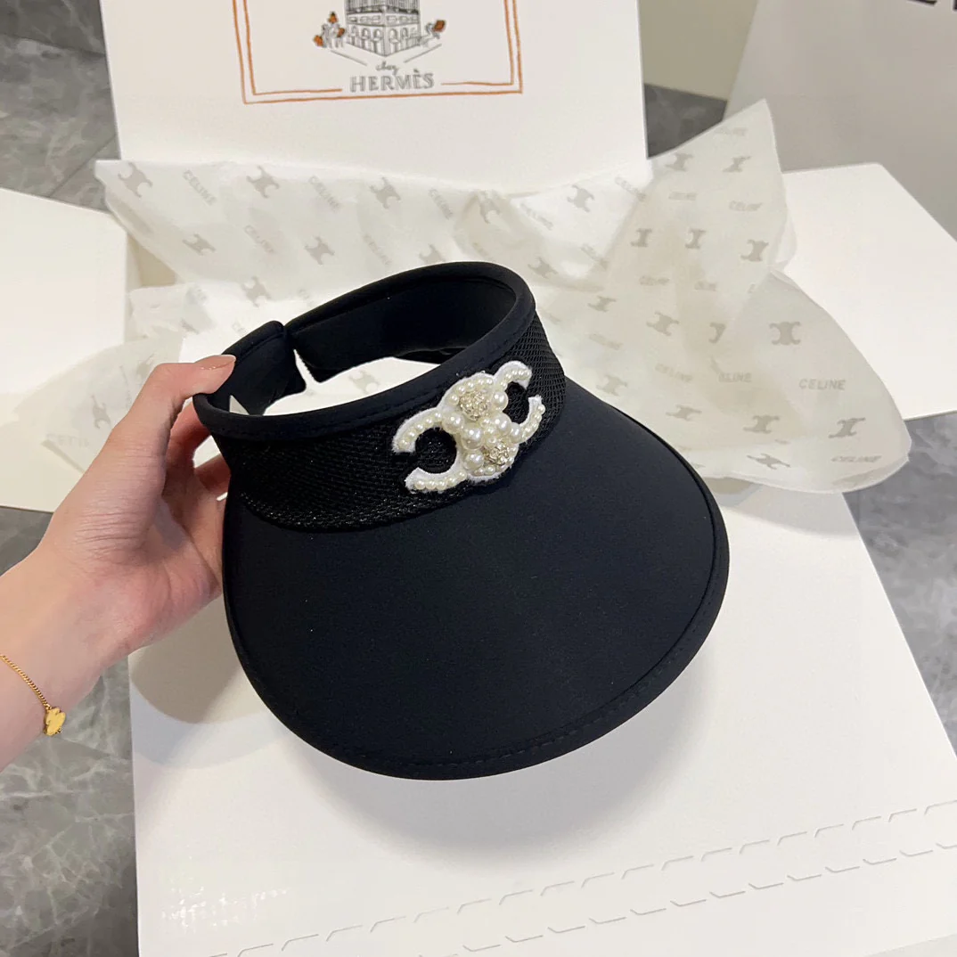 Солнцезащитная шляпа Celine Summer 2024 с новым логотипом ?Мороженое? — черная.