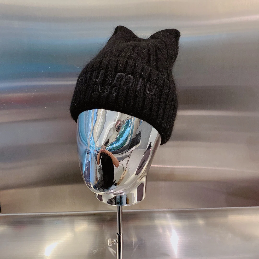 Вязаная шапка Miu Miu с кошачьими ушками из шерсти