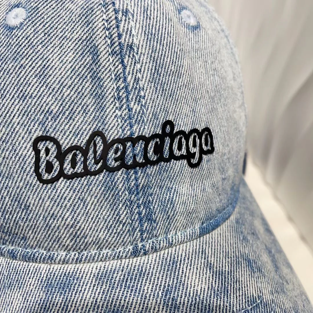 Balenciaga - Новая бейсболка в ковбойском стиле - 1
