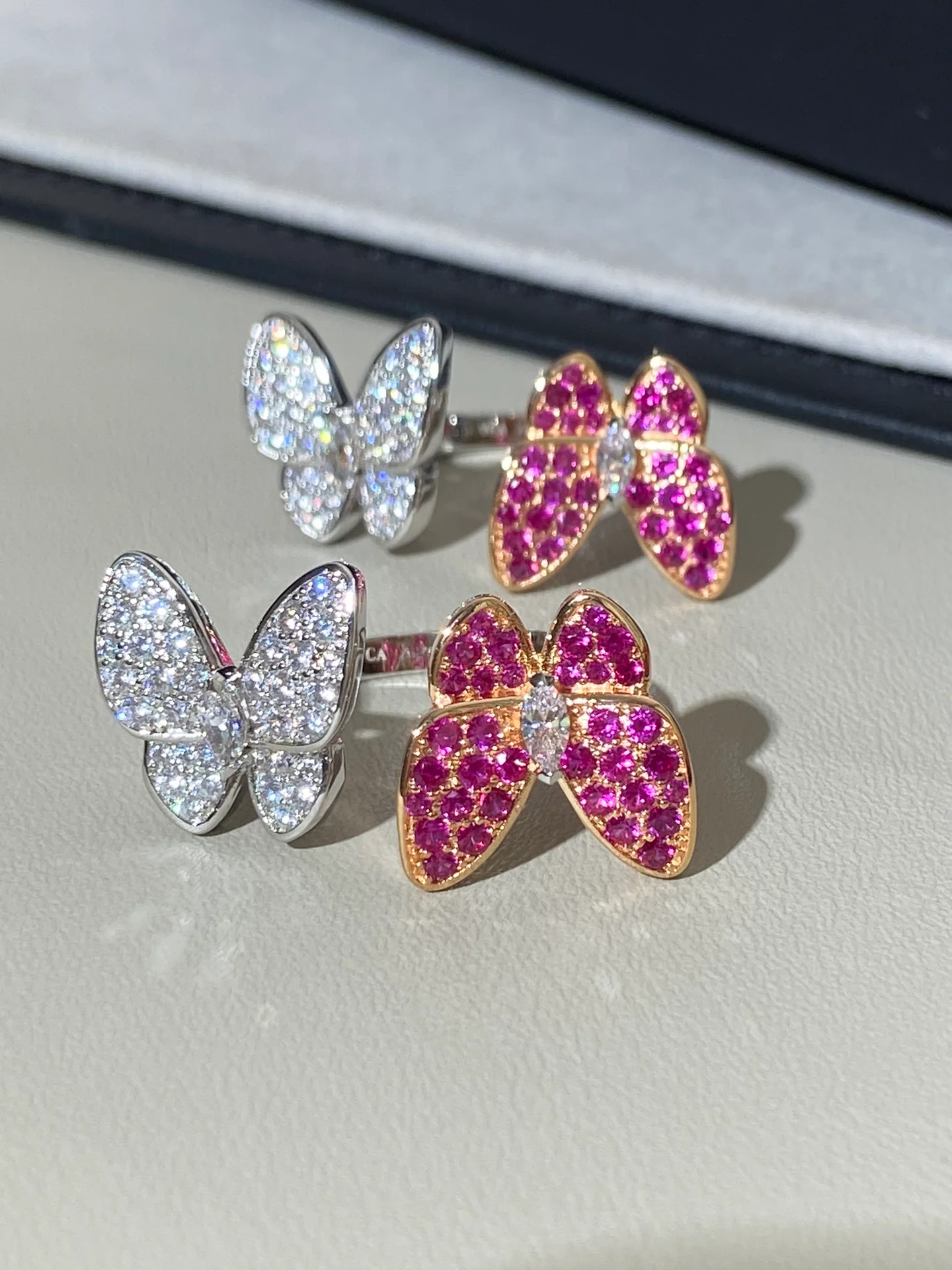 Ван Век - Кольцо 082