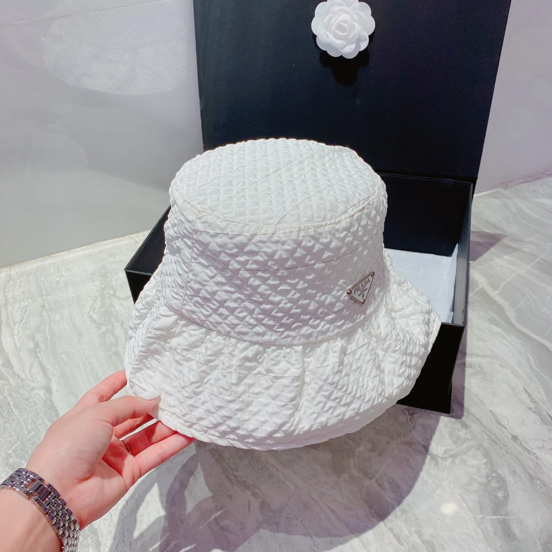 Prada - Классическая рыбацкая шляпа с треугольным логотипом