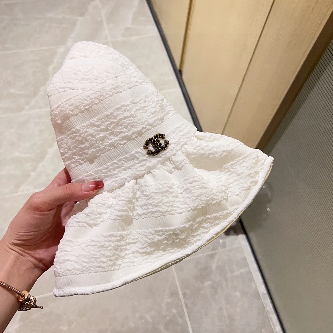 Новинка коллекции Chanel Весна/Лето 2023 - Мятая рыбацкая шляпа - Белая - 1