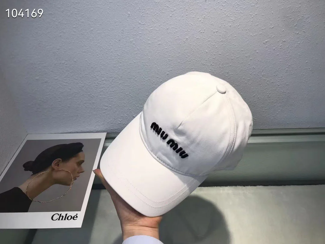 Miu Miu - Новая простая и универсальная бейсболка из чистого хлопка.