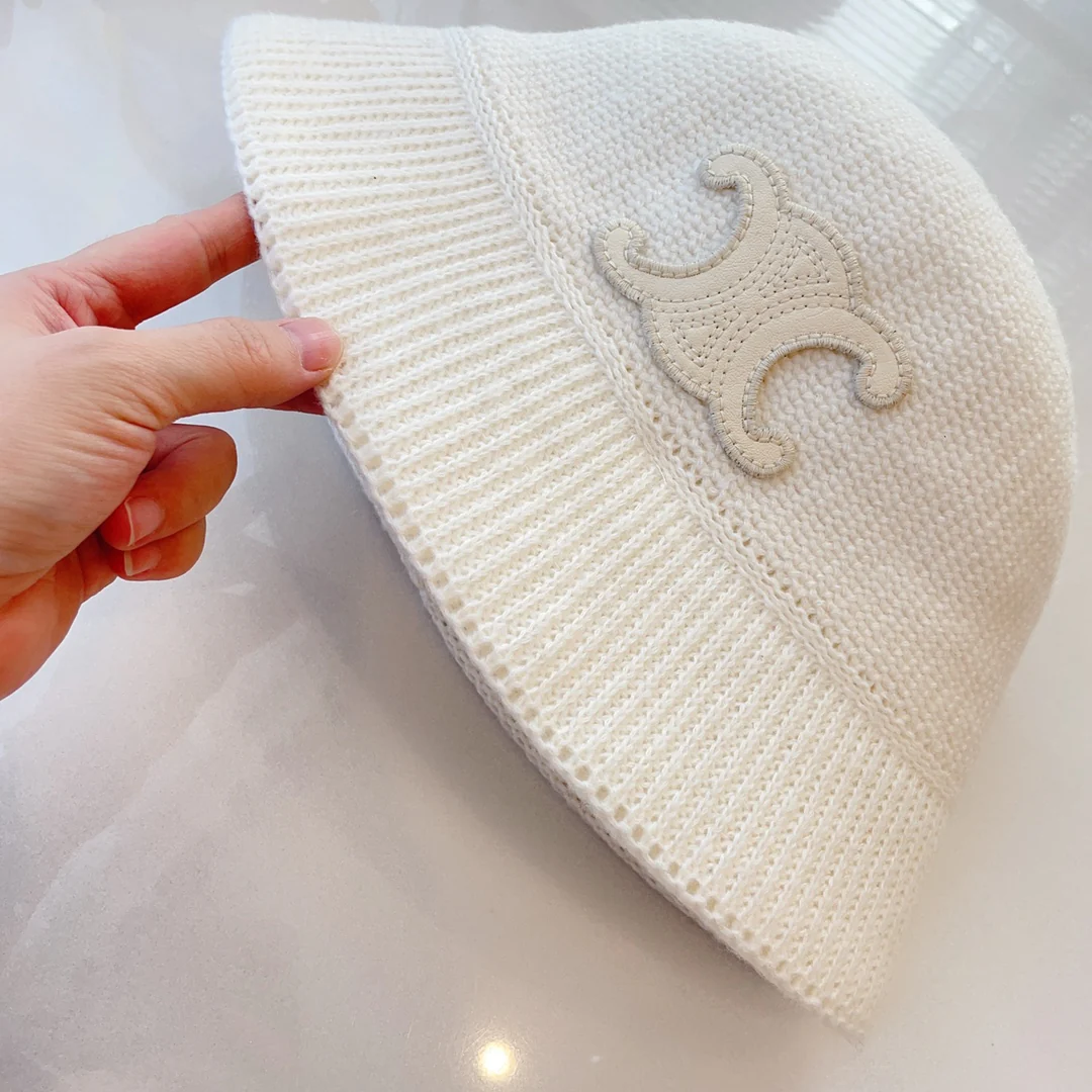 Винтажная вязаная рыбацкая шапка Celine - белая