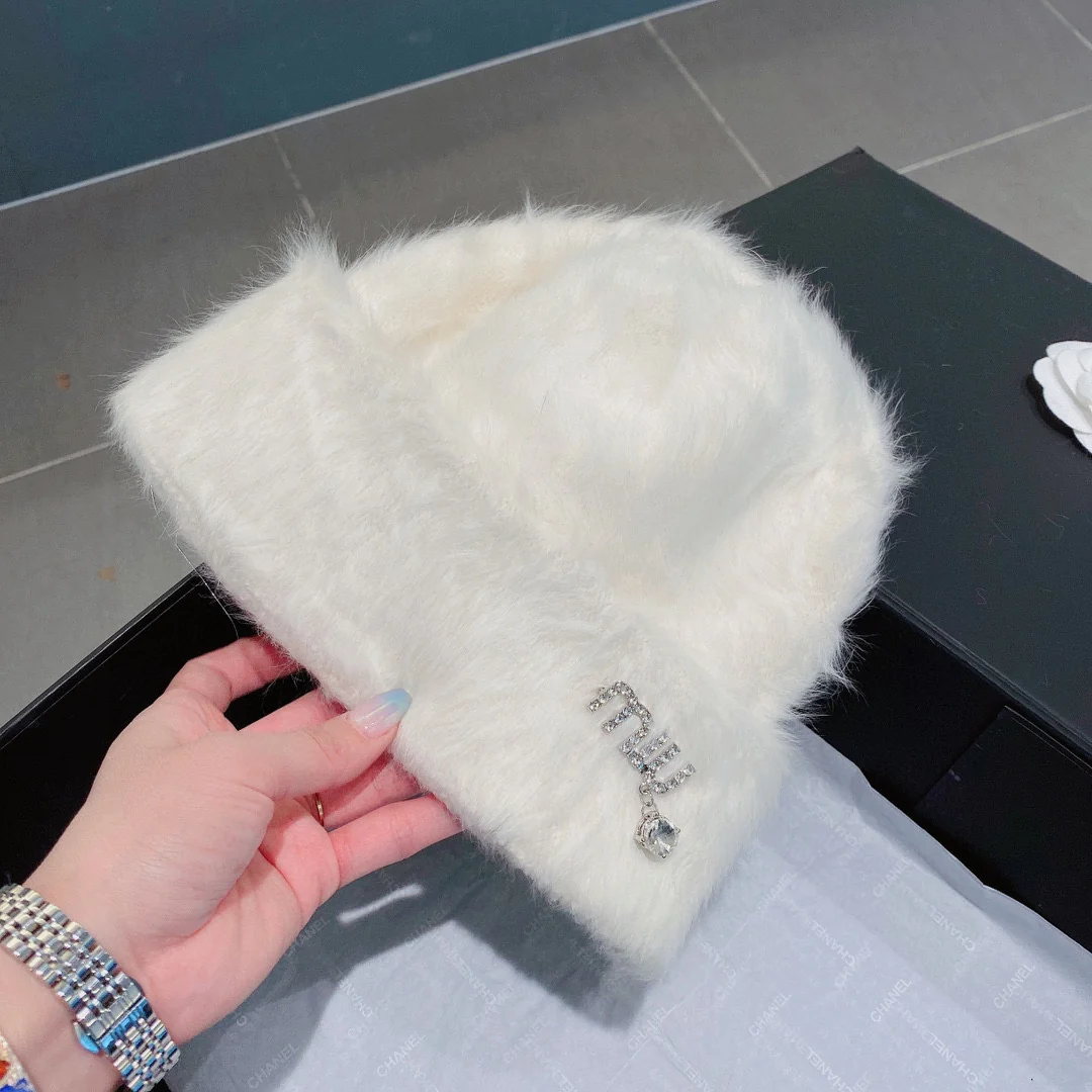 Miu Miu - Шапка из кроличьего меха - Белая