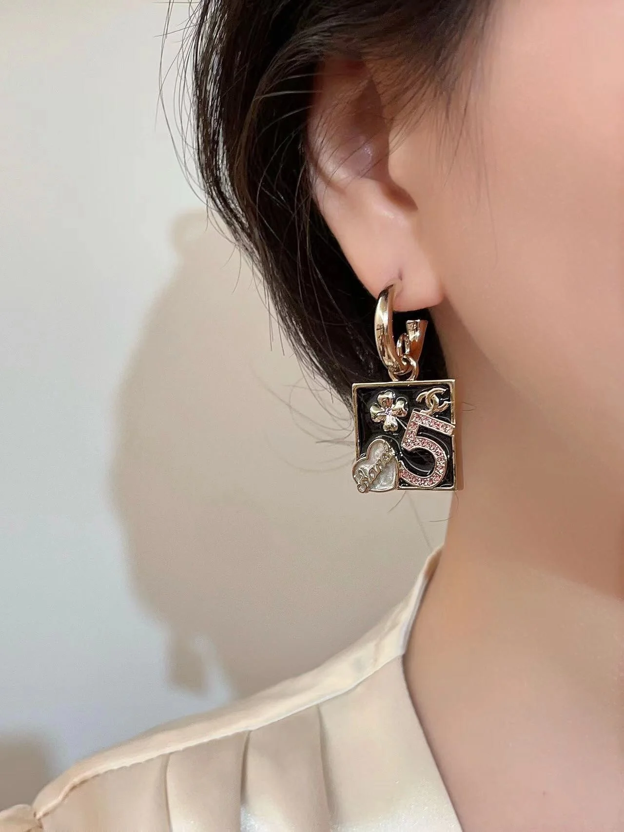 Серьги Chanel 1054