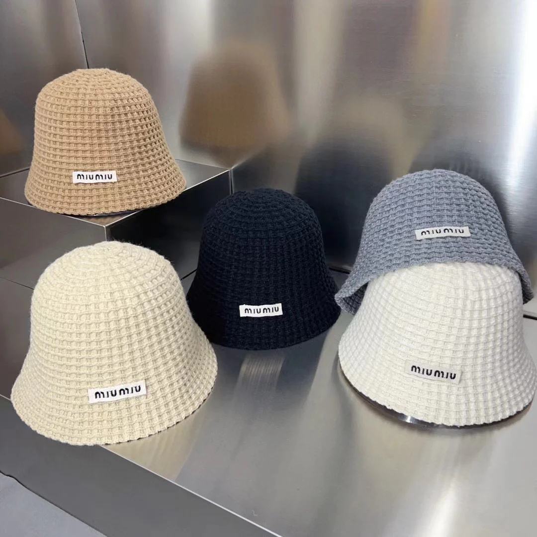 Miu Miu - Новая универсальная вязаная рыбацкая шапка 2023 года