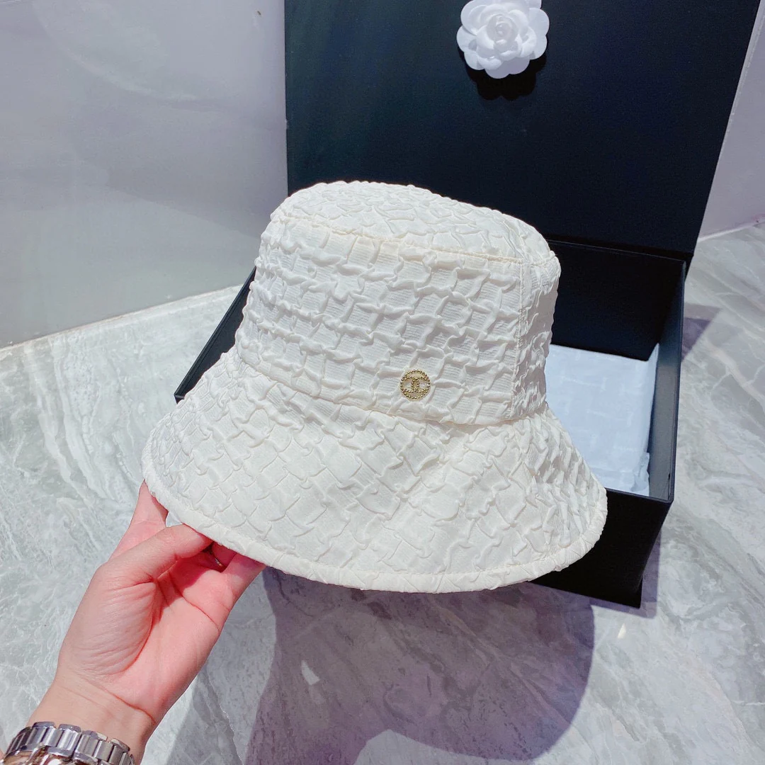 Chanel - Клетчатая рыбацкая шляпа