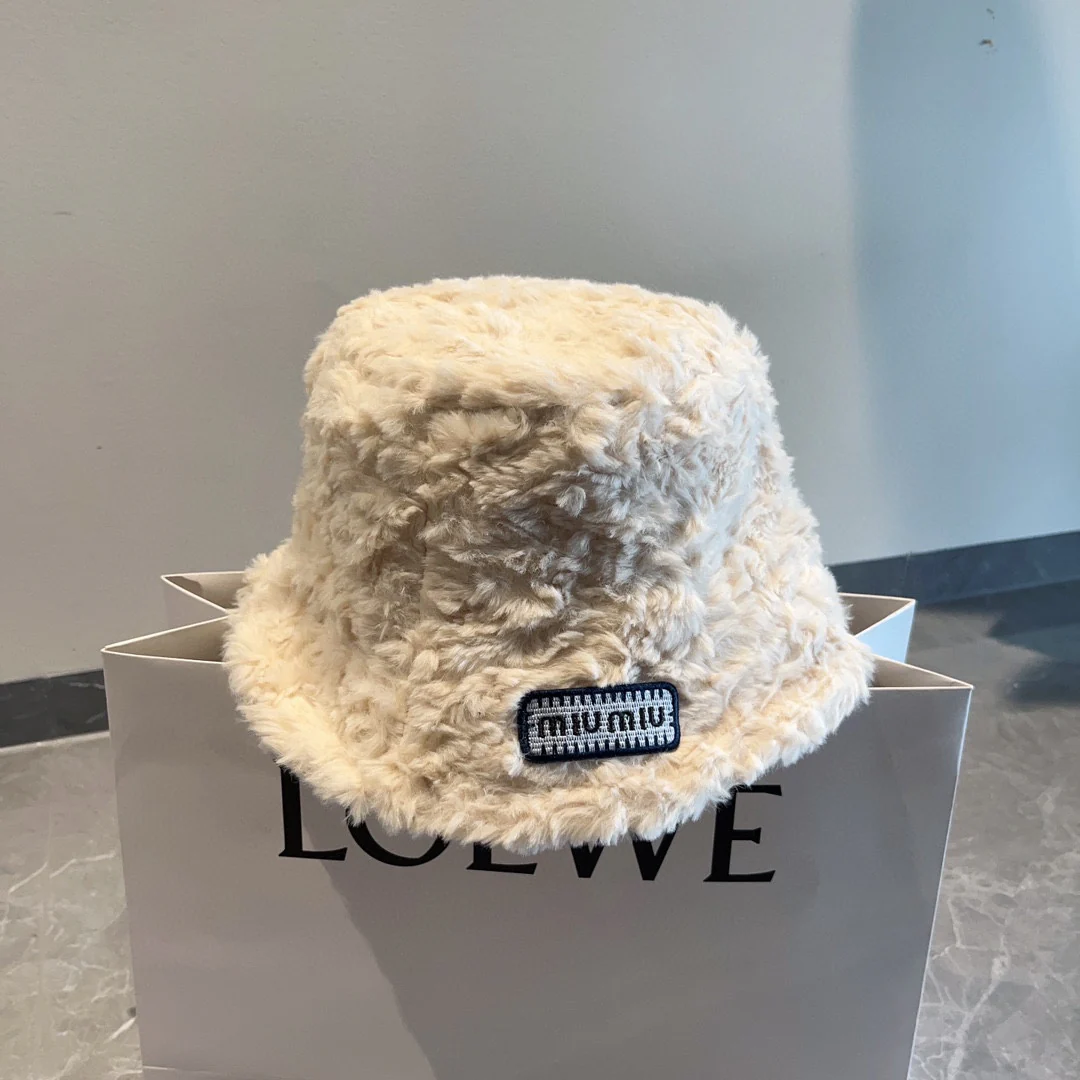 Miu Miu - Новая рыбацкая шапка из кроличьего меха, осень/зима - белая