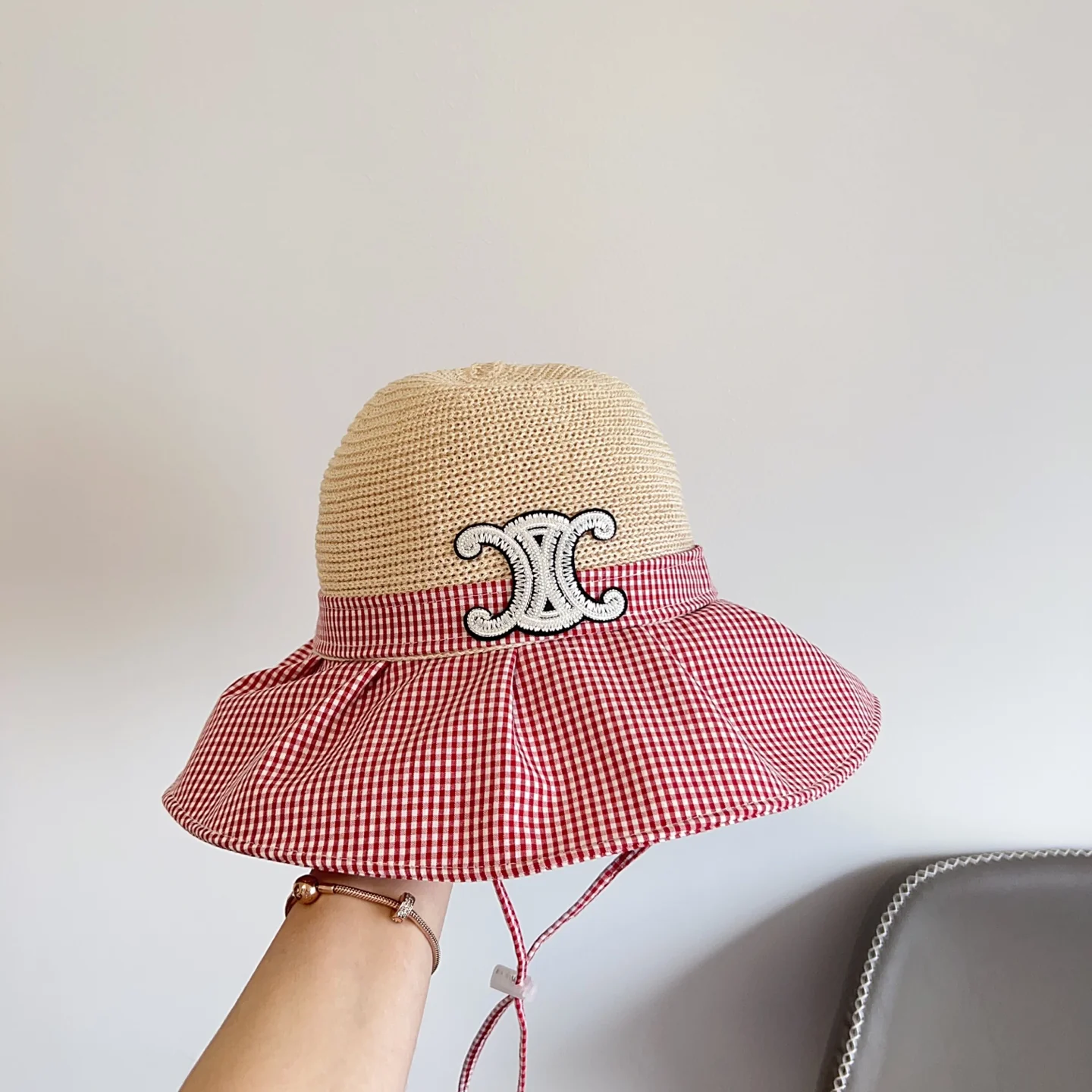 Пятнистая рыбацкая шляпа Celine для отдыха, красная.