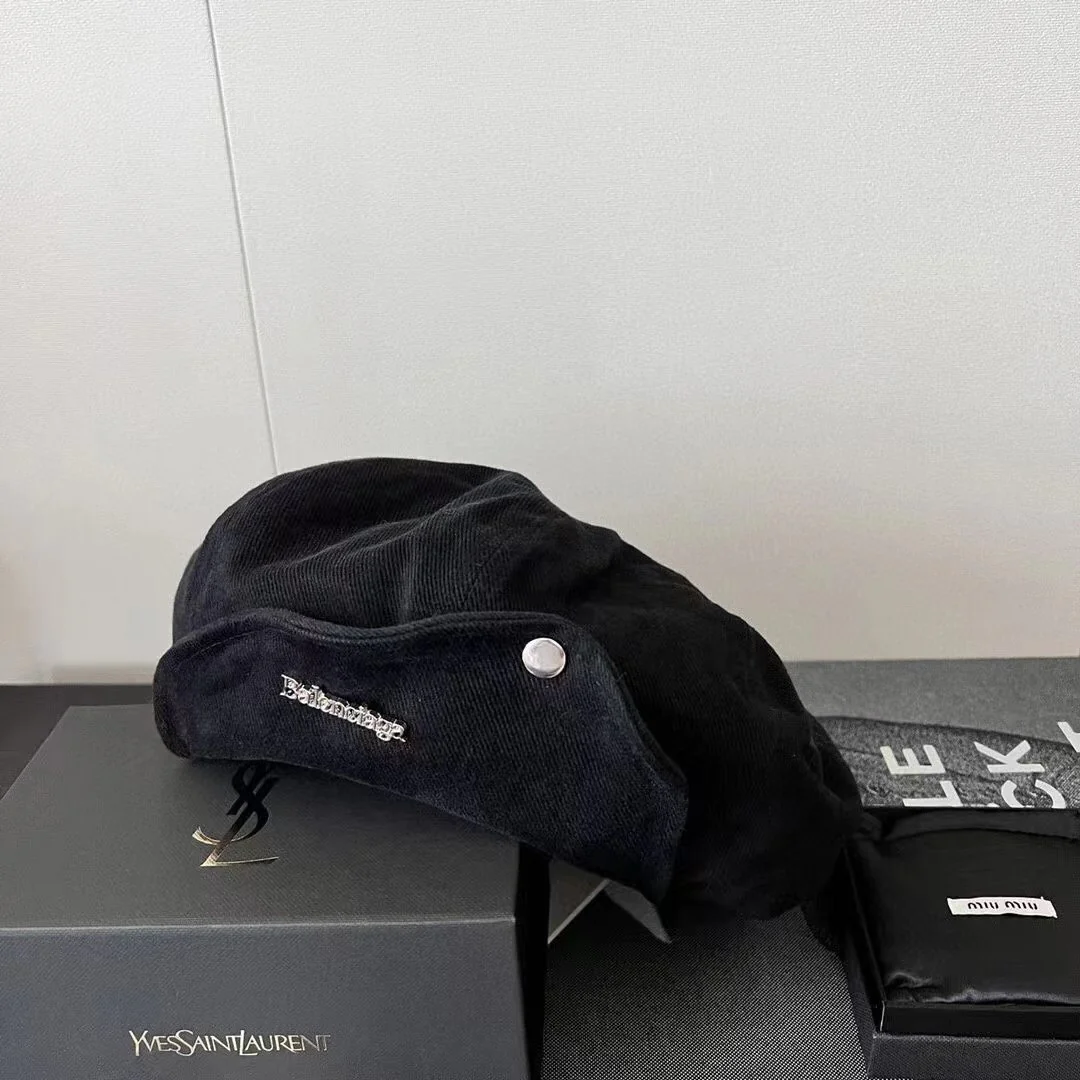 Кепка Balenciaga Cloud Newsboy - Черный