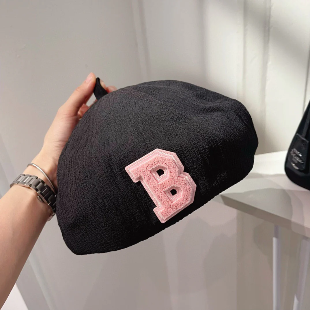 Берет Balenciaga с текстурированной поверхностью - черный