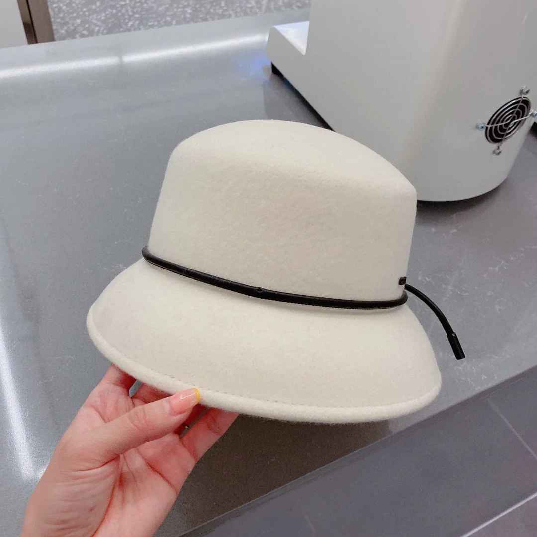 Шерстяная шапка Gucci - белая