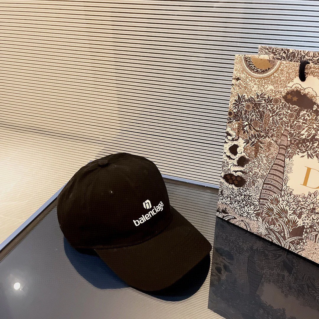 Balenciaga - Минималистичная бейсболка - Различные цвета