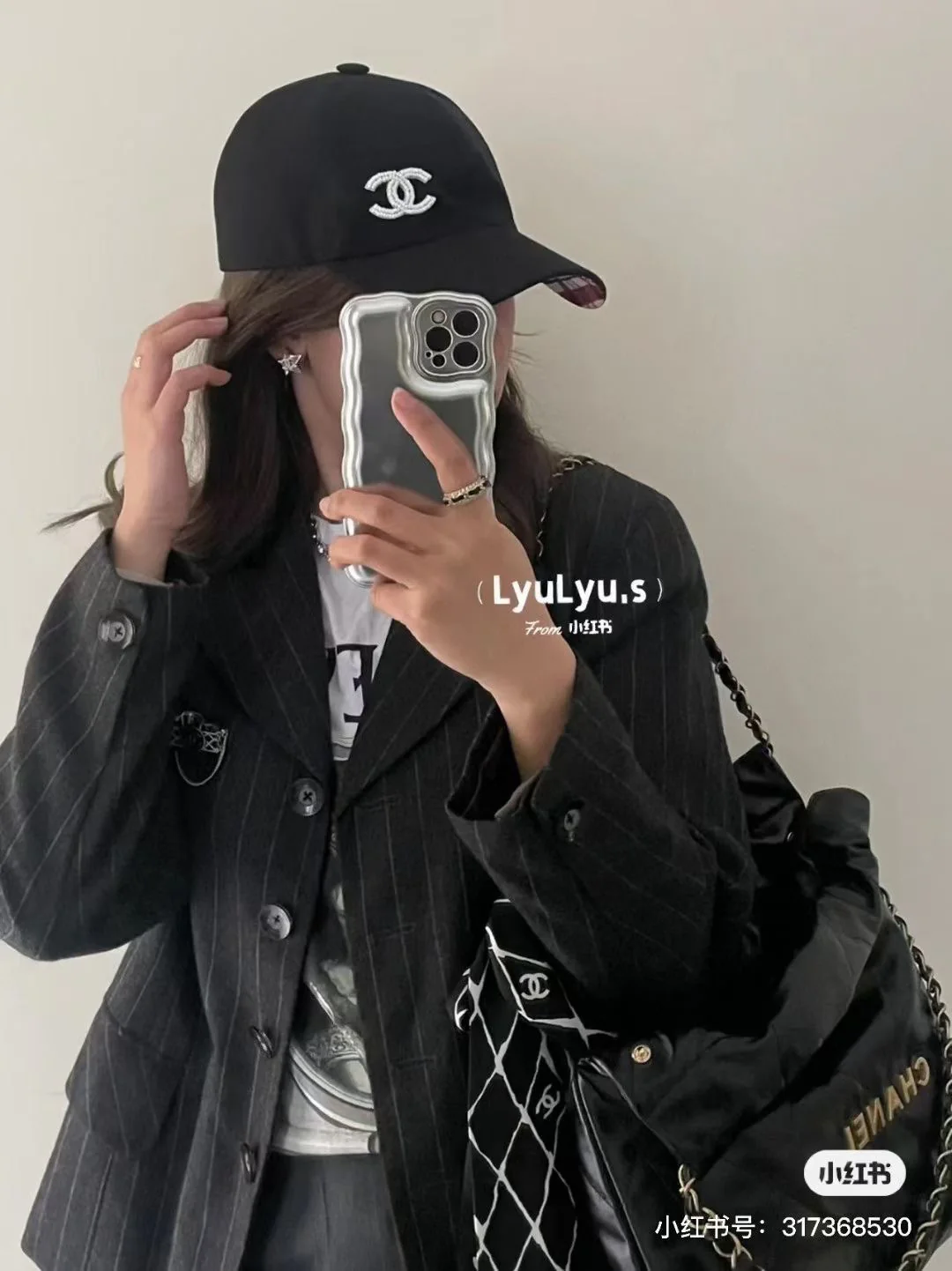 Chanel - Минималистичная бейсболка из холста с вышитым логотипом - Черная