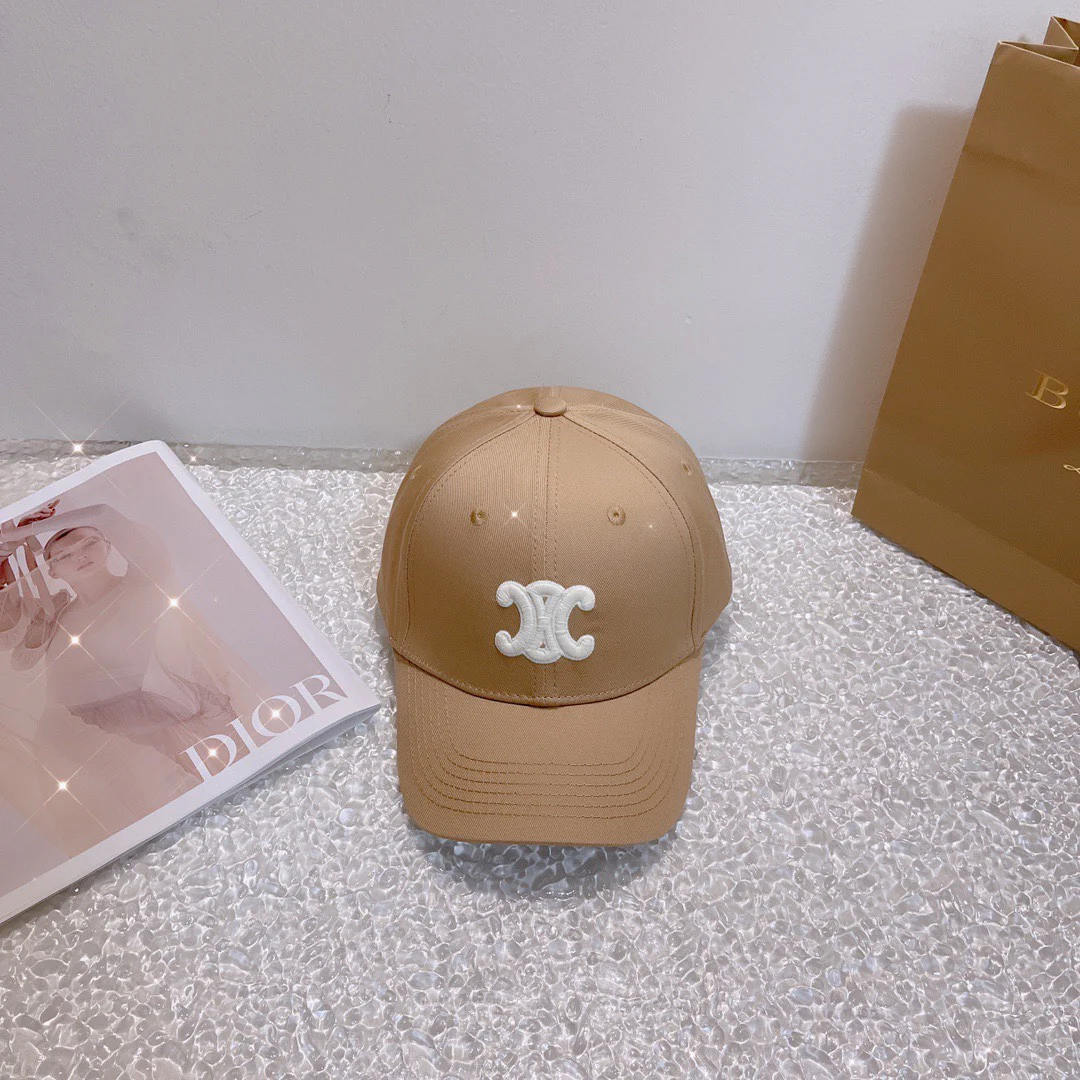 Celine - Бестселлер - Бейсболка с вышивкой в ??цвете молочного чая