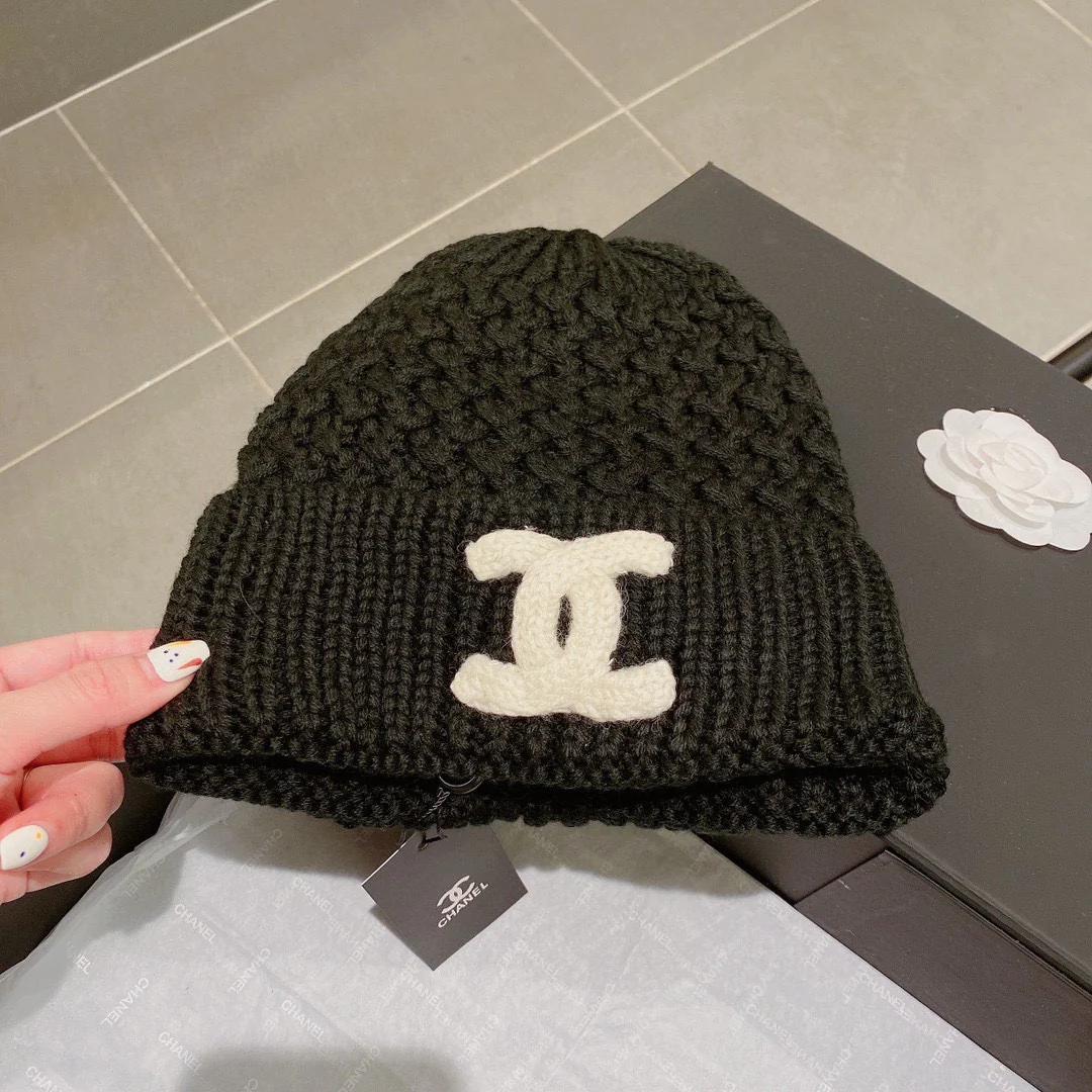 Chanel - Шерстяная вязаная шапка - Черная
