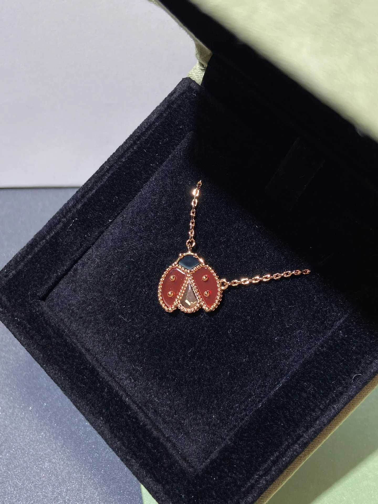 Van Vuitton - Колье 136