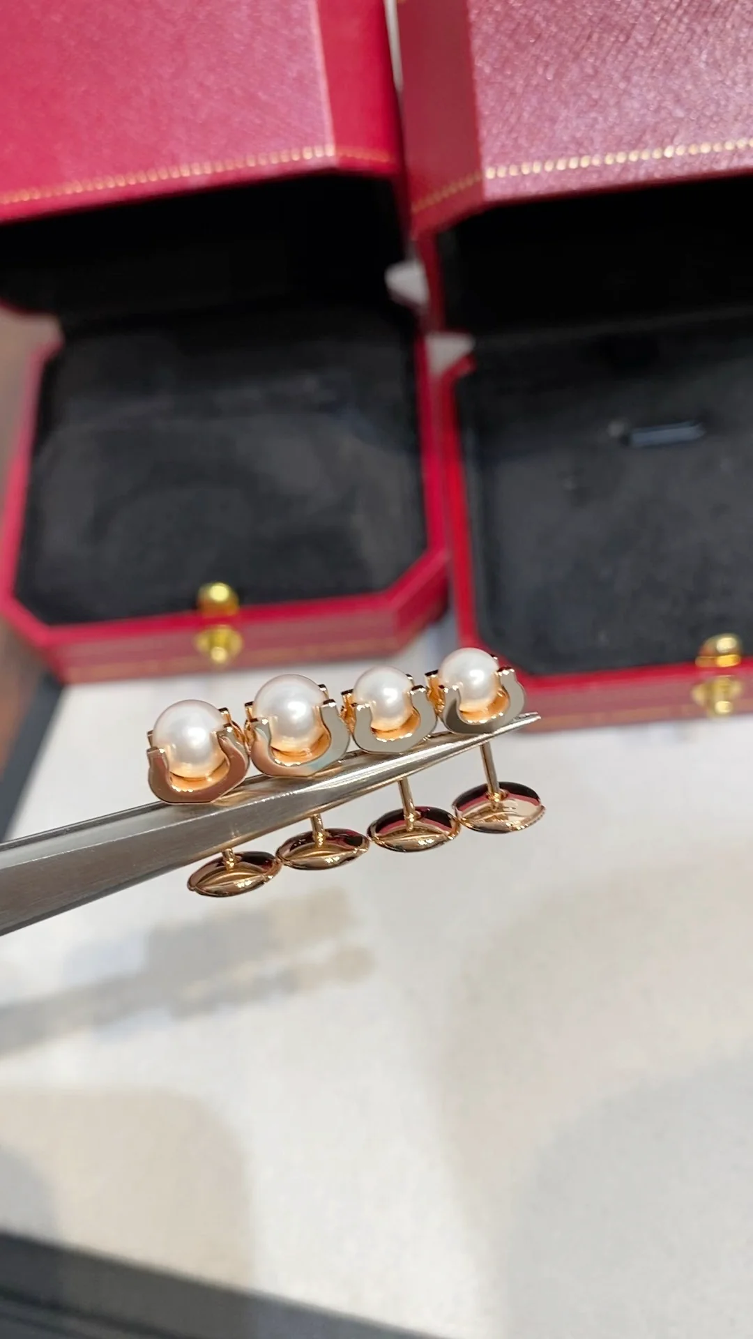 Cartier - Серьги с жемчугом в форме рога