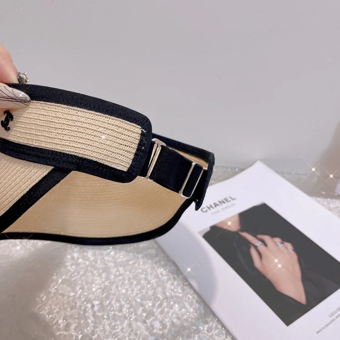 Регулируемая солнцезащитная шляпа Chanel с открытым верхом