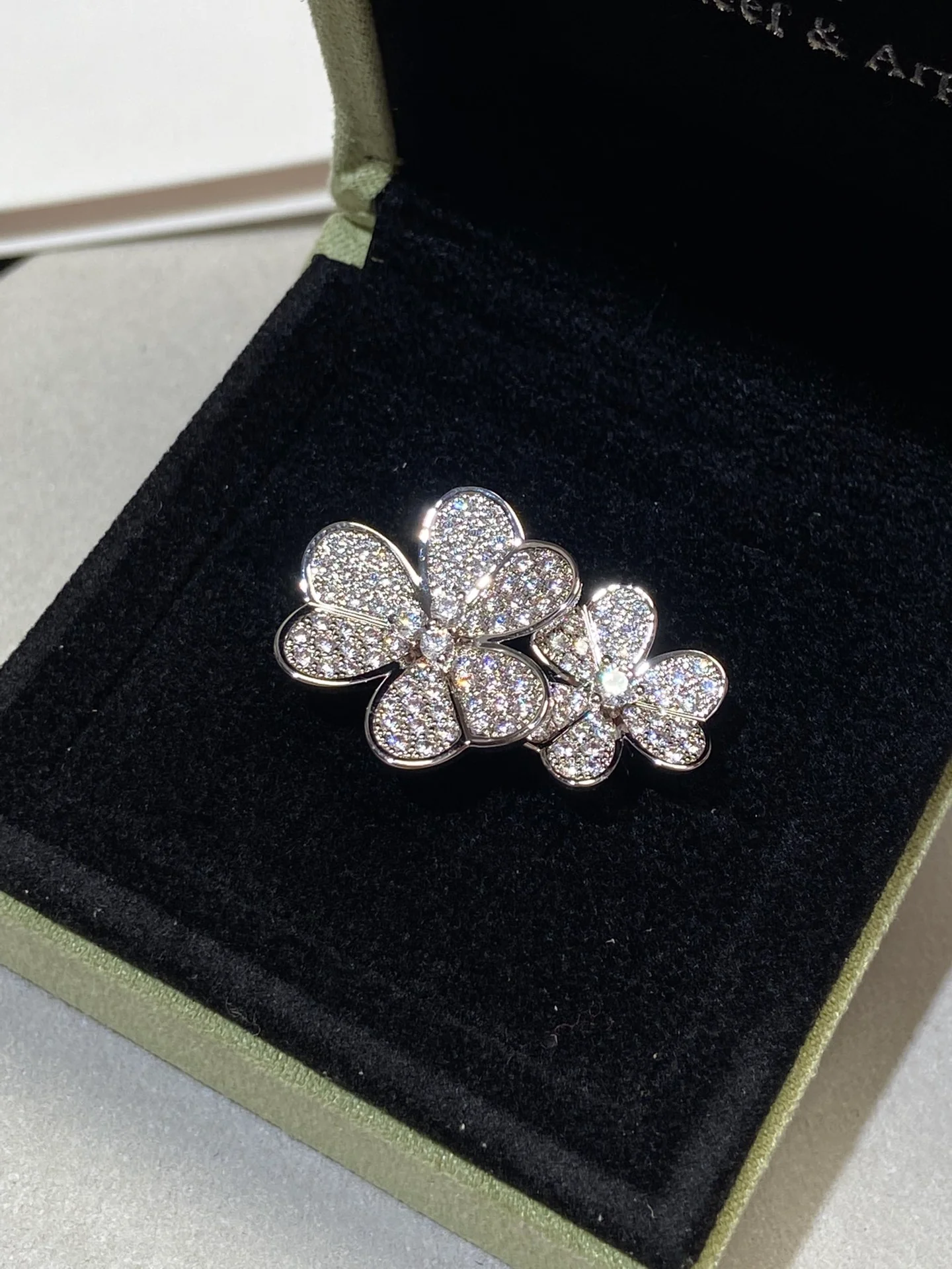 Ван дер Веч - Кольцо 057-1