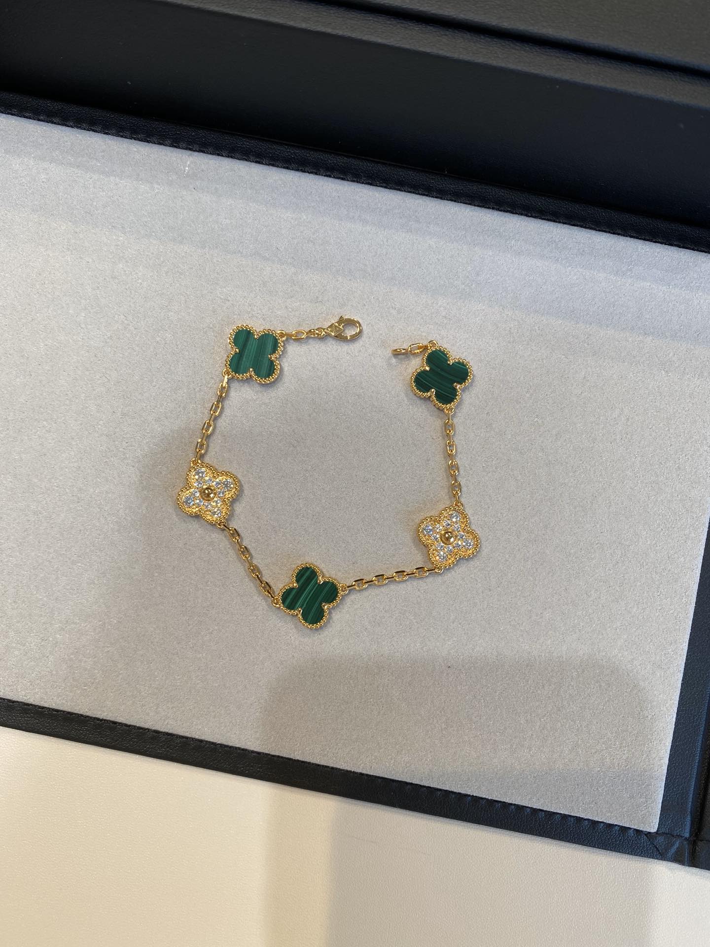 Браслет VCA - 28