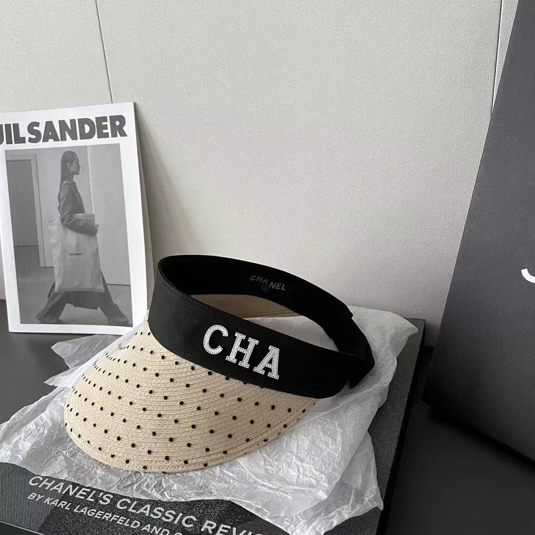 Солнцезащитная шляпа Chanel - Открытая вдова