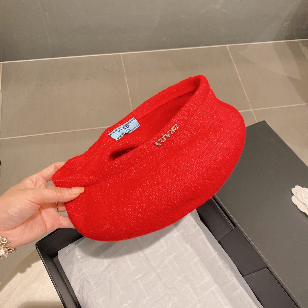 Prada - Вязаный берет - Красный