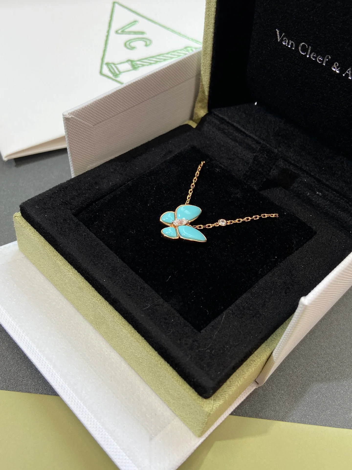 Van Vuitton - Колье 139