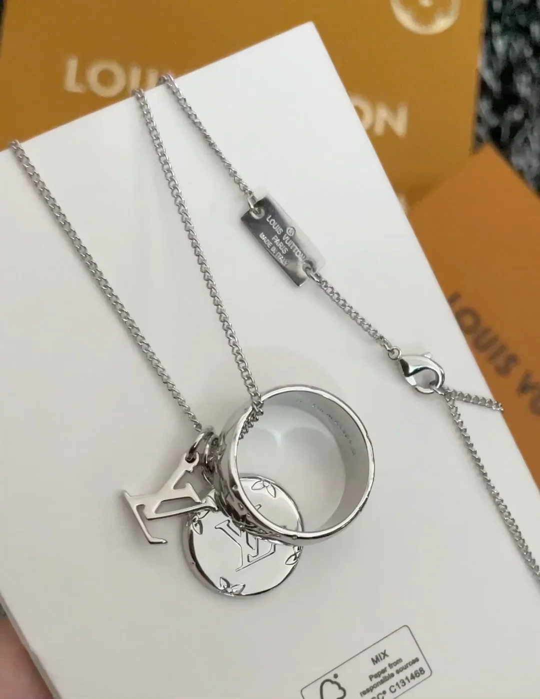 LV-Ожерелье 083