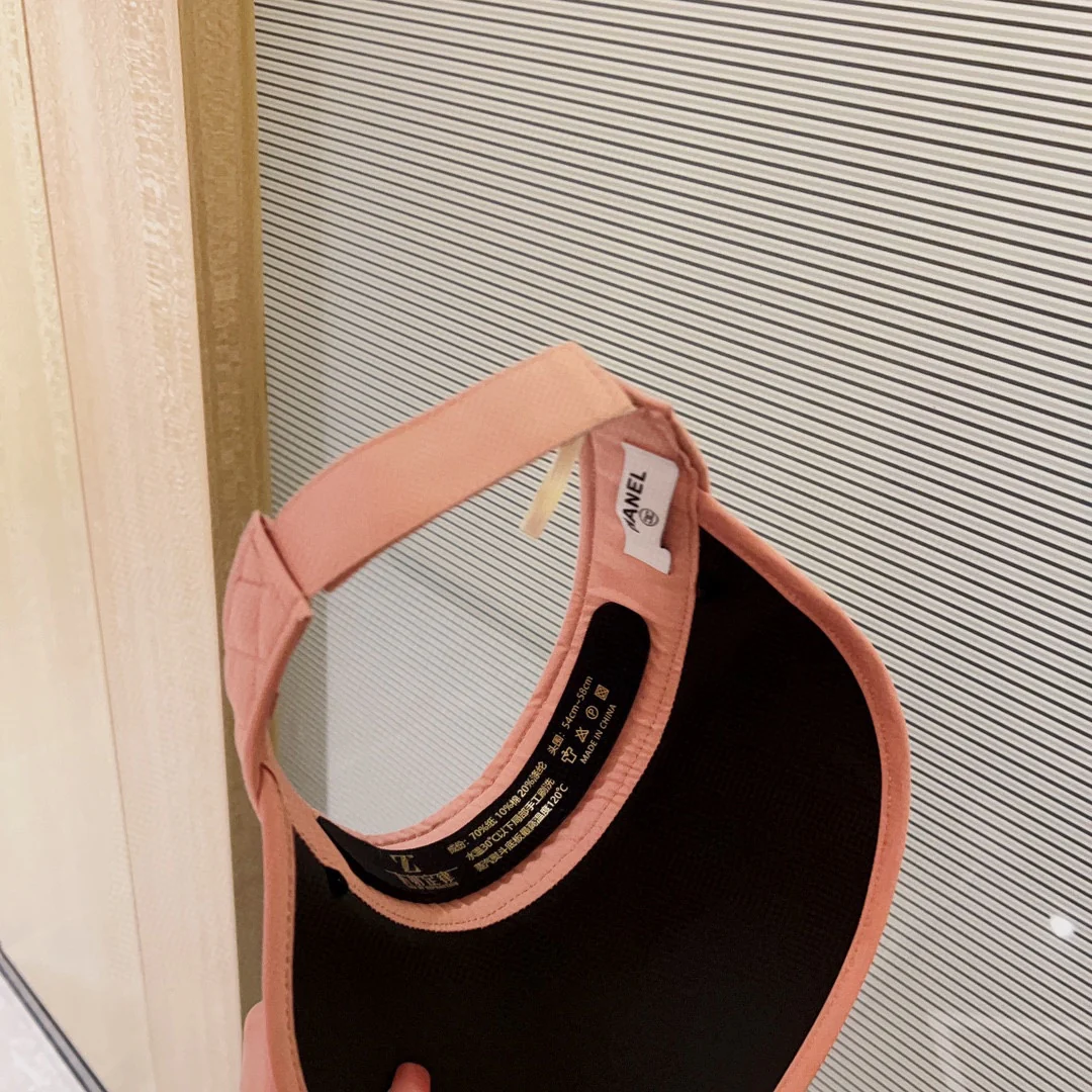 Новинка сезона весна/лето 2023 от Chanel - Шляпа с V-образным вырезом - Солнцезащитная шляпа - Розовая