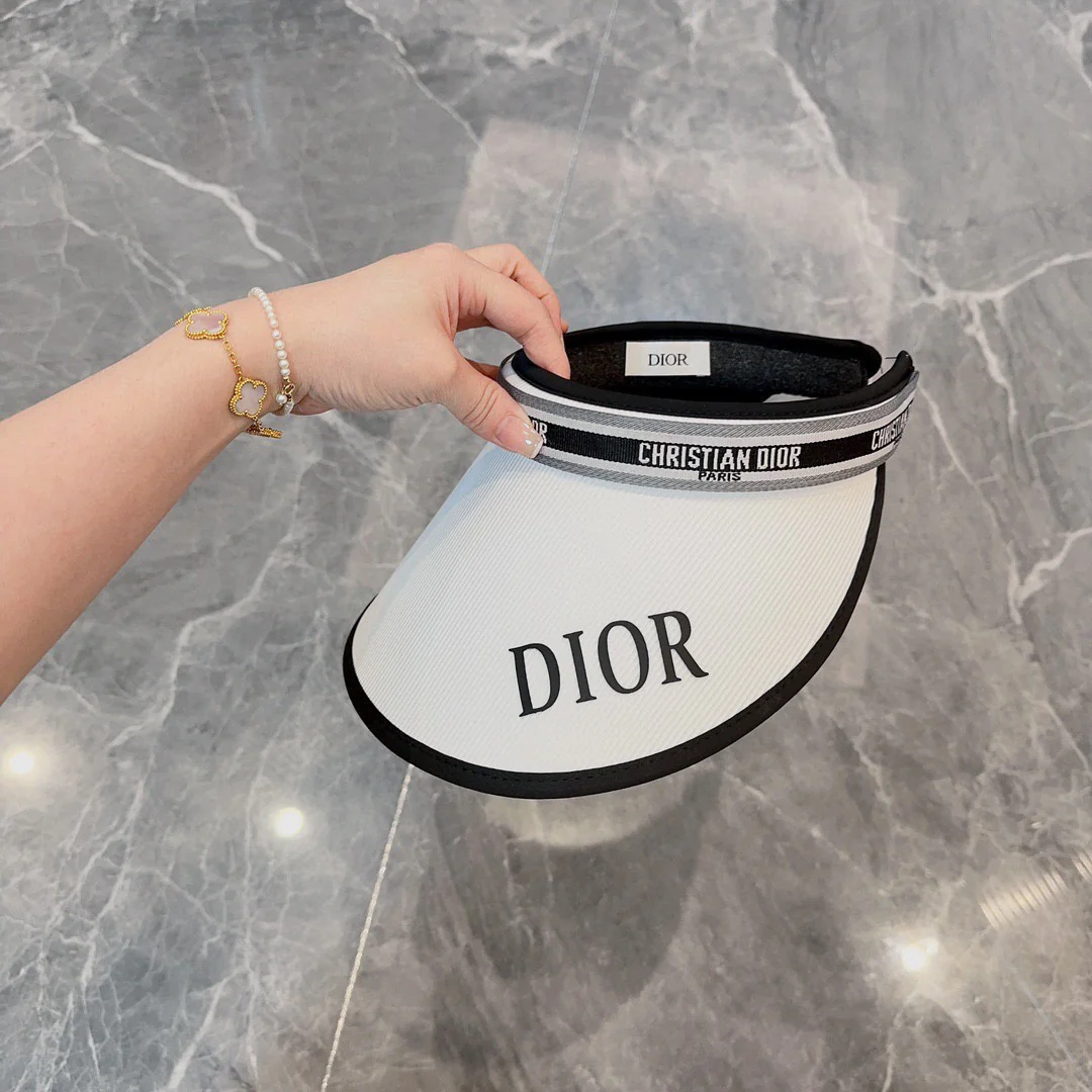 Новая летняя спортивная солнцезащитная шляпа Dior - белая.