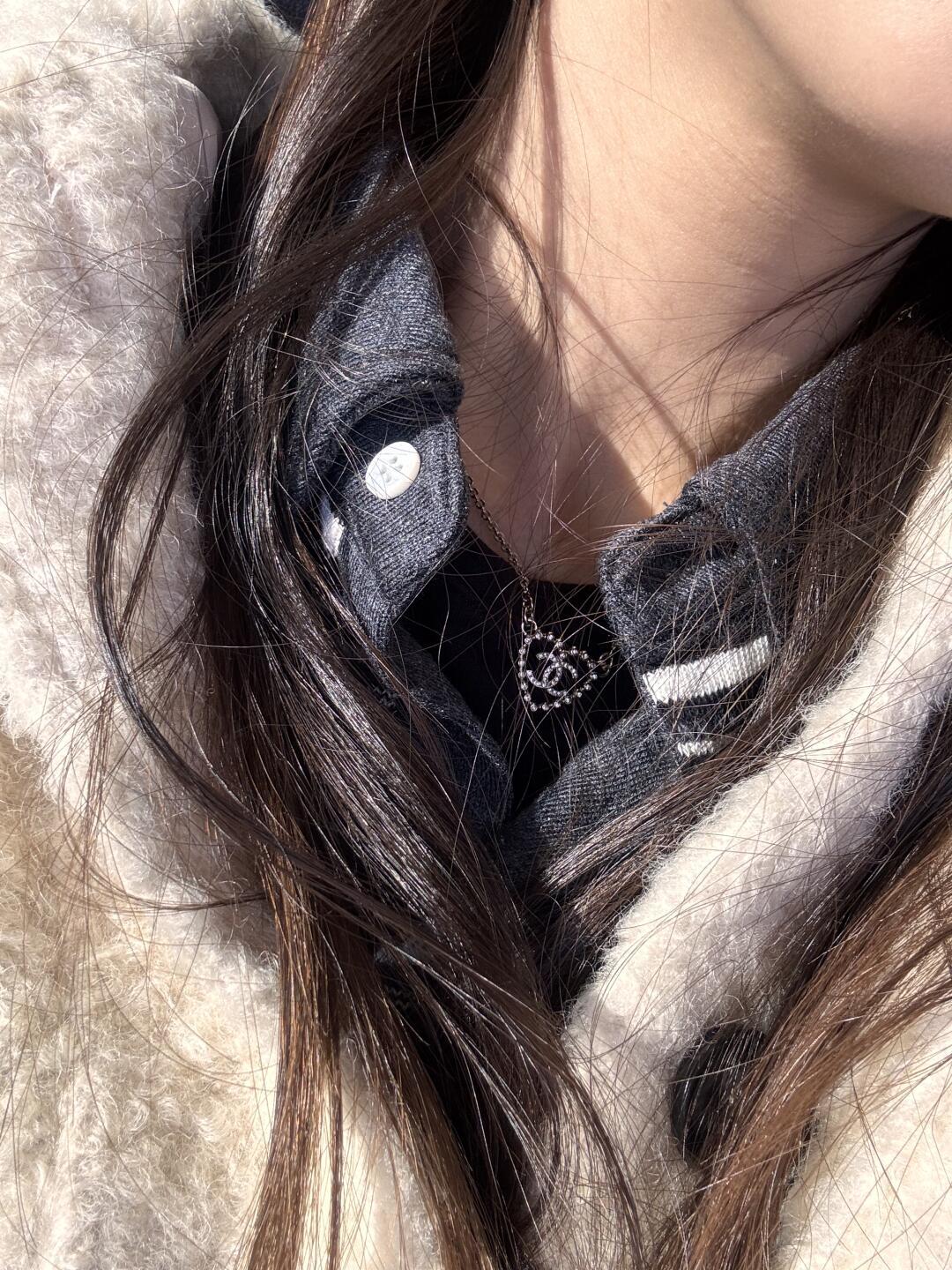 Колье Chanel 25p с ажурным сердцем