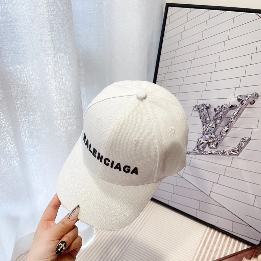 Balenciaga - Маленькая бейсболка с вышивкой в ??виде кисти - Белая