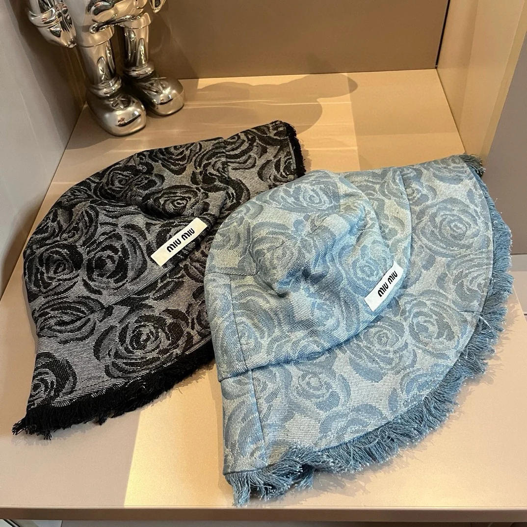 Панама Miu Miu Rose в ковбойском стиле - черная