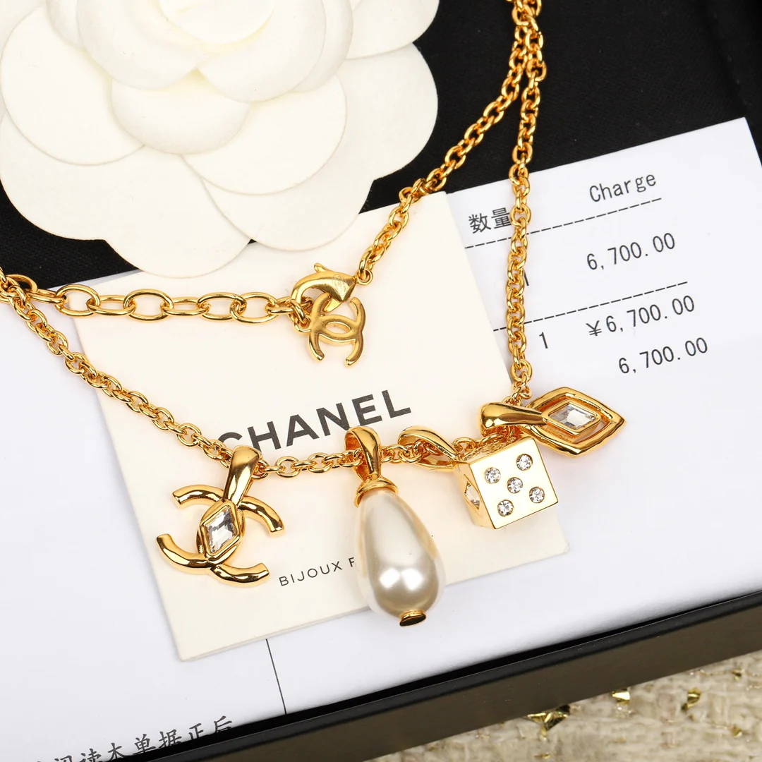 Колье Chanel 552