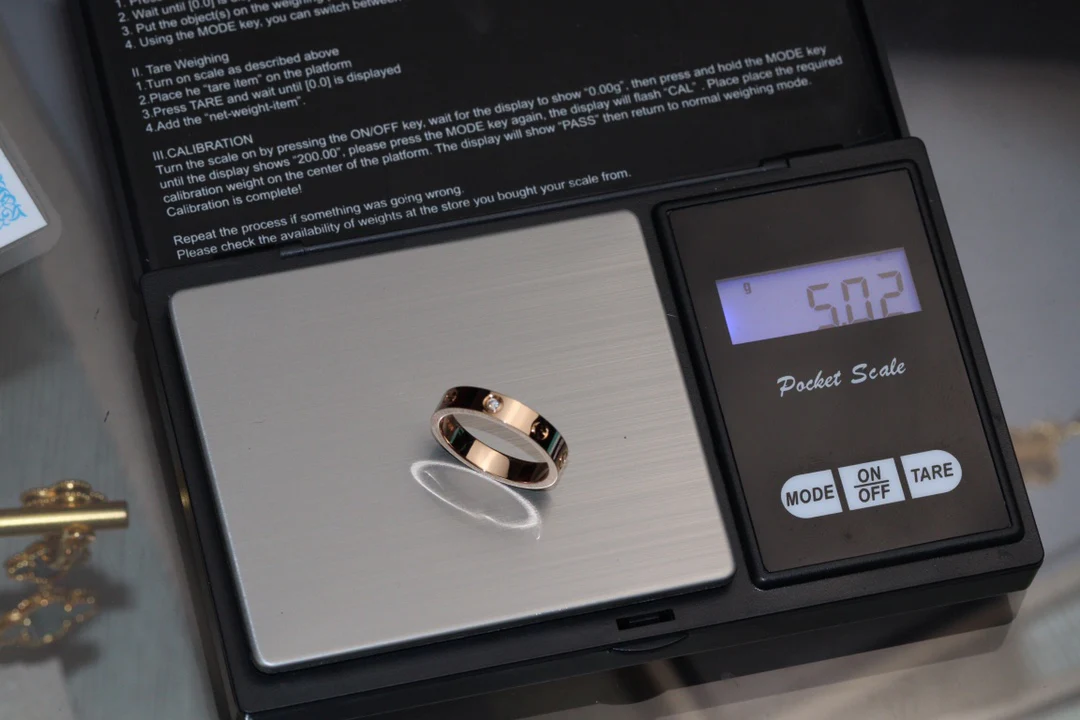 Cartier - Классическое фирменное кольцо с одним камнем